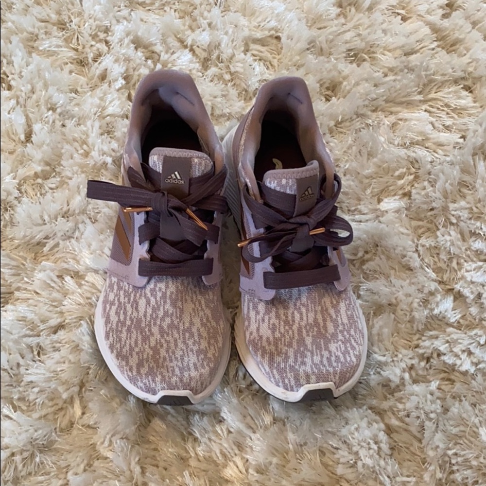 Adidas tennis shoes size 8